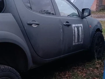 Авто Mitsubishi L 200 2003 № 8146979