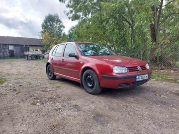 Авто Volkswagen Golf 2000 № 8147033