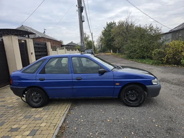 Авто Ford Escort 1993 № 8147149