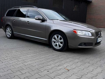 Авто Volvo V70 2010 № 8148071
