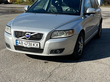 Авто Volvo V50 2010 № 8148224