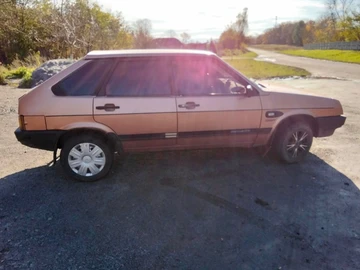 Авто ВАЗ 2109 1988 № 8149305