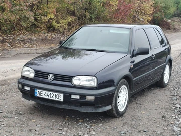 Авто Volkswagen Golf 1996 № 8149349