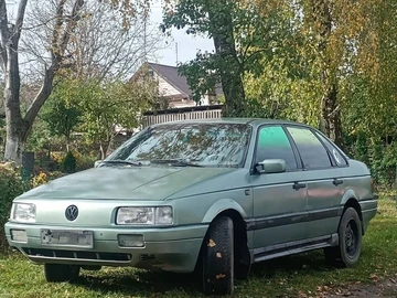 Авто Volkswagen Passat Sedan 1989 № 8149524