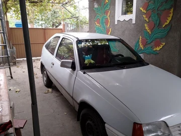 Авто Opel Kadett 1985 № 8149735