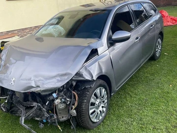 Авто Peugeot 308 2015 № 8150000