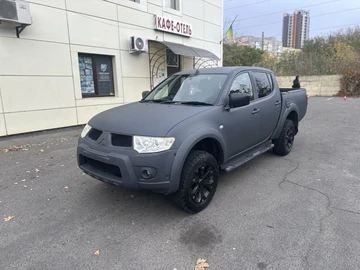 Авто Mitsubishi L 200 2012 № 8150436