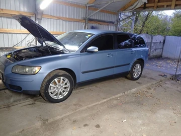 Авто Volvo V50 2005 № 8150951