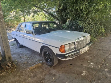 Авто Mercedes 200 1980 № 8150958