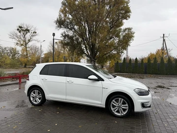 Авто Volkswagen Golf 2017 № 8151116