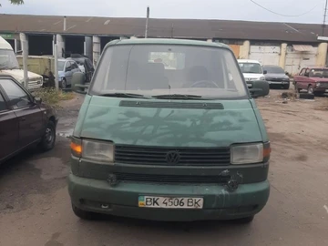 Авто Volkswagen Transporter 2000 № 8151466