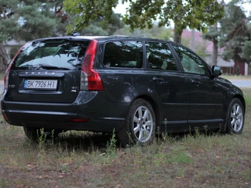 Авто Volvo V50 2009 № 8151517