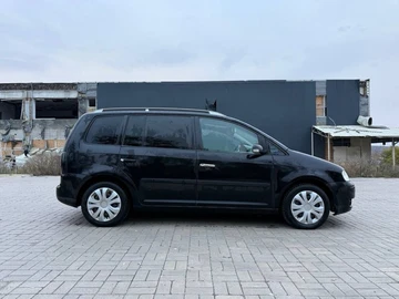 Авто Volkswagen Touran 2004 № 8151564