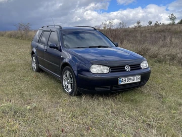 Авто Volkswagen Golf 2000 № 8153259