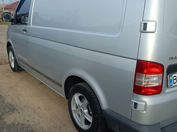 Авто Volkswagen Transporter 2011 № 8153450