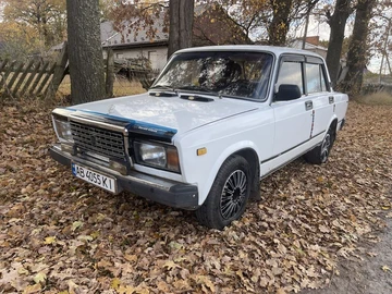 Авто ВАЗ 2107 1989 № 8153607