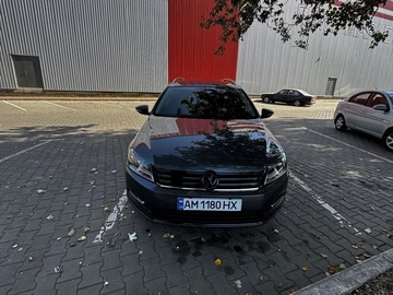 Авто Volkswagen Passat Variant 2012 № 8153907