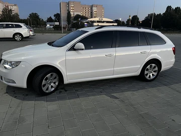 Авто Skoda Superb 2011 № 8154975