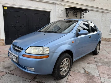 Авто Chevrolet Aveo 2005 № 8155124