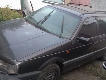 Авто Volkswagen Passat Variant 1990 № 8155888