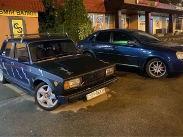 Авто ВАЗ 2107 1990 № 8156542