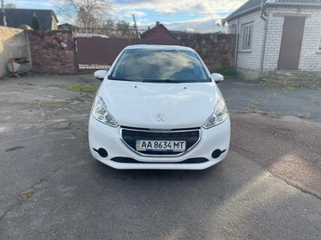Авто Peugeot 208 2013 № 8157058