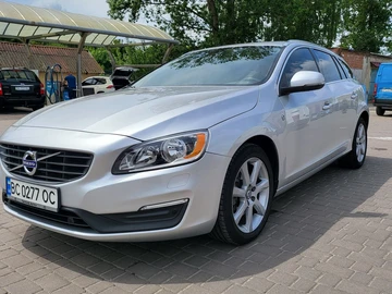 Авто Volvo V60 2016 № 8157172