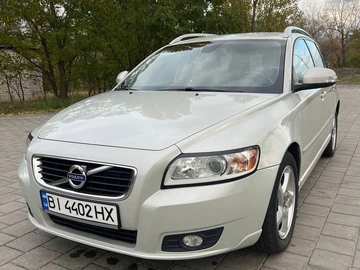 Авто Volvo V50 2011 № 8157204