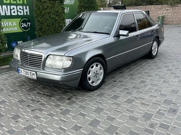 Авто Mercedes 220 1993 № 8157297