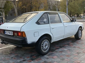 Авто  Grenadier 1989 № 8157776