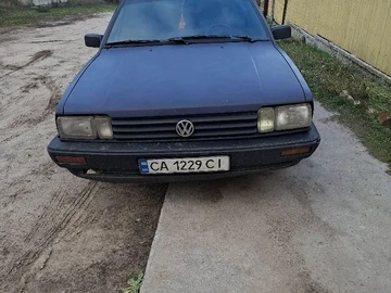 Авто Volkswagen Passat Variant 1988 № 8159696