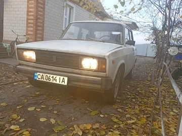 Авто ВАЗ 2105 1984 № 8160445