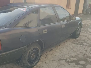Авто Opel Vectra 1991 № 8160687