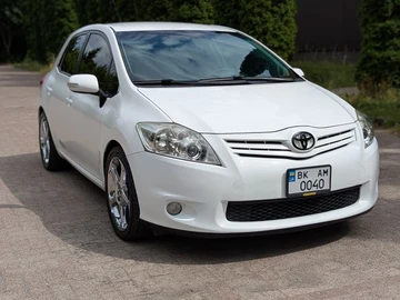 Авто Toyota Auris 2011 № 8162371