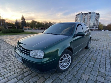 Авто Volkswagen Golf 2000 № 8162381