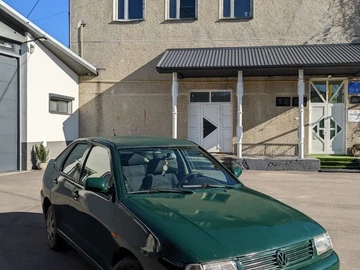 Авто Volkswagen Polo 1997 № 8163379