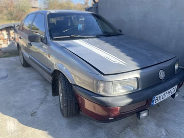 Авто Volkswagen Passat Sedan 1992 № 8163522