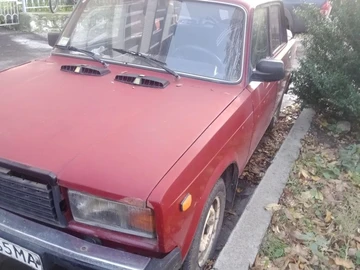 Авто ВАЗ 2107 1989 № 8163528
