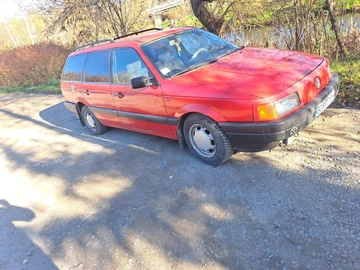Авто Volkswagen Passat Variant 1990 № 8163675