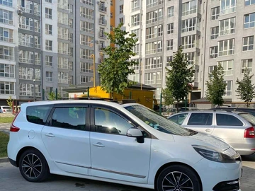 Авто Renault Grand Scenic 2013 № 8163924