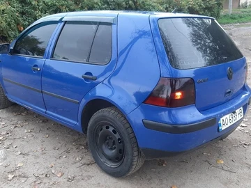 Авто Volkswagen Golf 2000 № 8166059