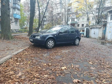 Авто Volkswagen Golf 2000 № 8167019