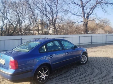 Авто Volkswagen Passat Sedan 1998 № 8168391