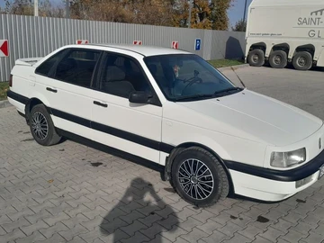 Авто Volkswagen Passat Sedan 1988 № 8169575