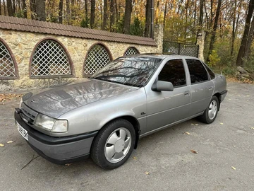 Авто Opel Vectra 1990 № 8169687