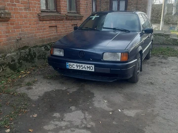 Авто Volkswagen Passat Variant 1992 № 8169943