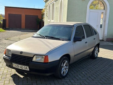 Авто Opel Admiral 1988 № 8170427