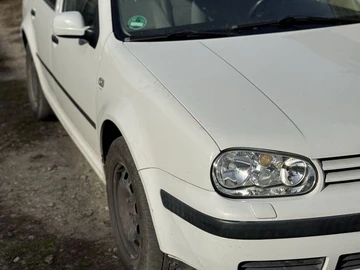 Авто Volkswagen Golf 2000 № 8170499