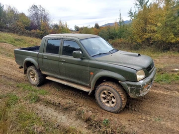 Авто Mitsubishi L 200 2003 № 8170786