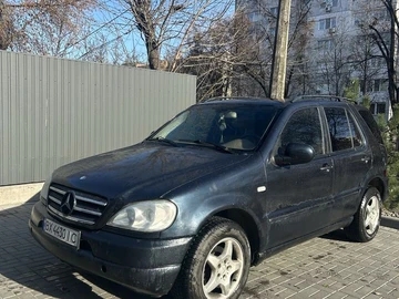 Авто Mercedes Ml Серия 2000 № 8171096